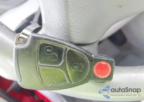 2005 Mercedes-Benz C 240 Luxury 4Matic z USA, uszkodzony, nr VIN WDBRF81J35F571898